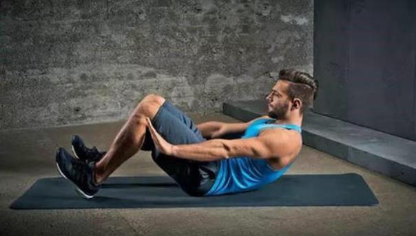 练腹肌“最狠”的运动不是仰卧起坐而是这种“匍匐运动”芒果体育(图2)