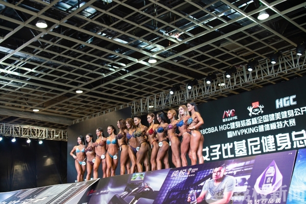 高颜值+完美身型 南京这场“健体模特”大赛太壮观了芒果体育！(图1)