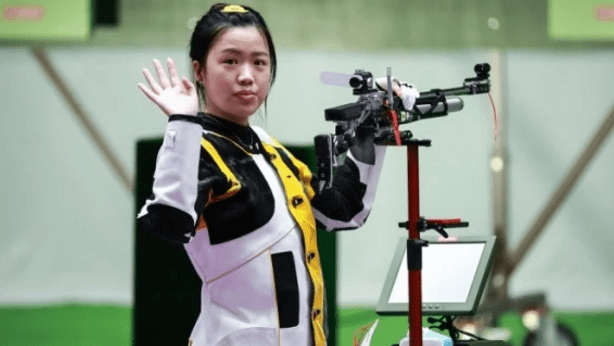 她金博体育是奥运冠军也是清华学子11岁开始练习射击18岁考入清华(图2)