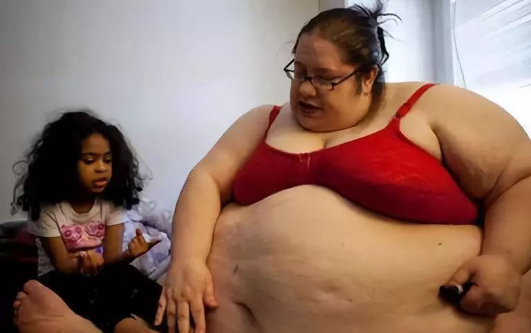 金博体育世界上最胖的美女排行榜埃及女子1200斤登榜首！(图7)