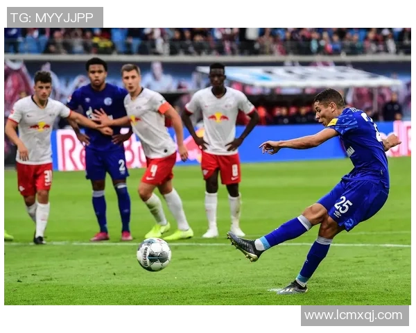 沙尔克04主场大败RB莱比锡，降级危机严重！