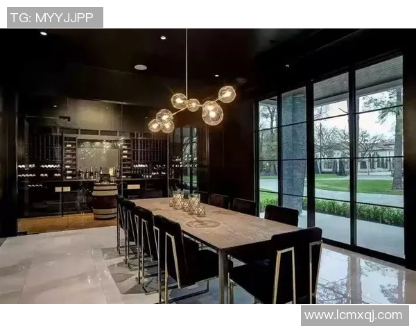 库里豪宅揭秘:奢华设计与独特风格的完美结合,尽显篮球巨星的生活品味 库里豪宅揭秘:奢华设计与独特风格的完美结合,尽显篮球巨星的生活品味